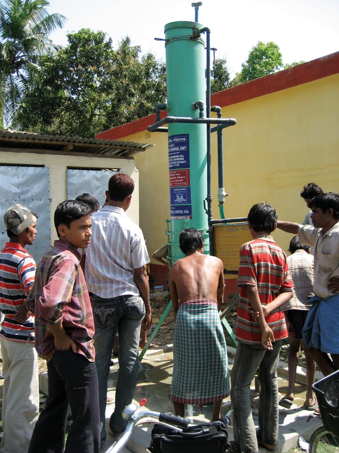 Arsenic-filtration-unit-in-West-Bengal---Water-for-People-small