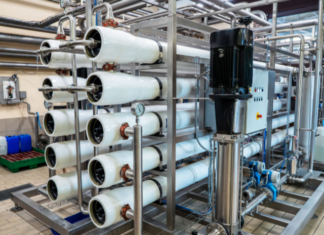 Closing the water loop through through reuse ©Adobe Stock/DedMityay